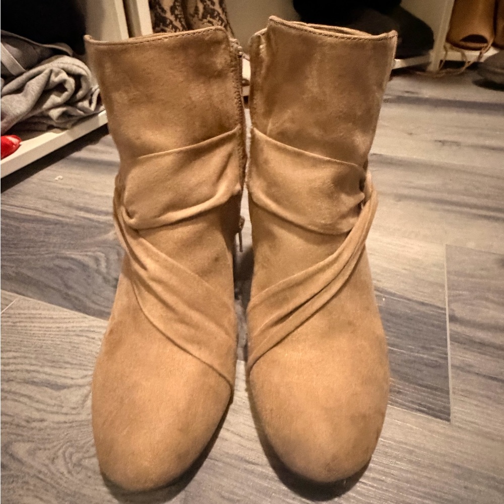 Report Women's Suede Tan Ankle Booties